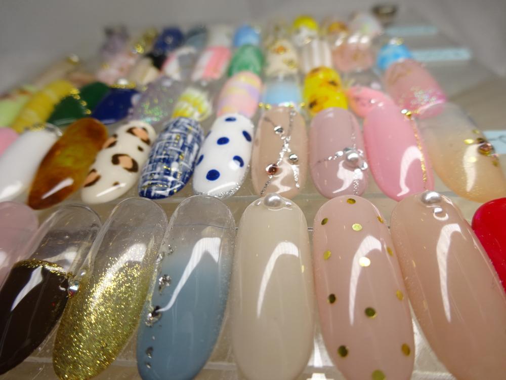 ネイルサロンぽりっしゅ、施術サンプルシチュエーションやお好みに応じた様々なネイル、施術しますの写真3